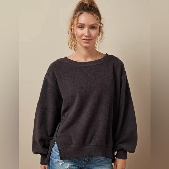 American Eagle Outfitters Tops - American Eagle Oversized Sweatshirt